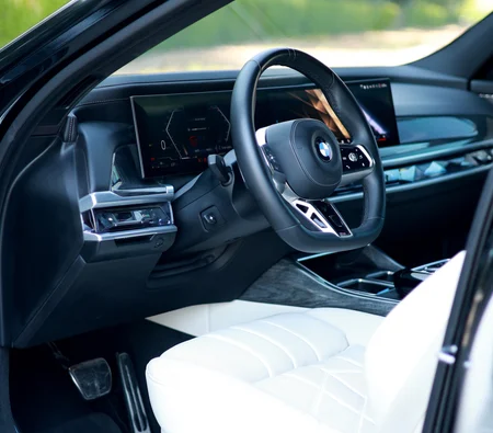 BMW 735i