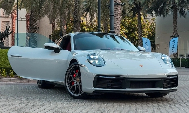 Porsche 911 Carrera 2021
